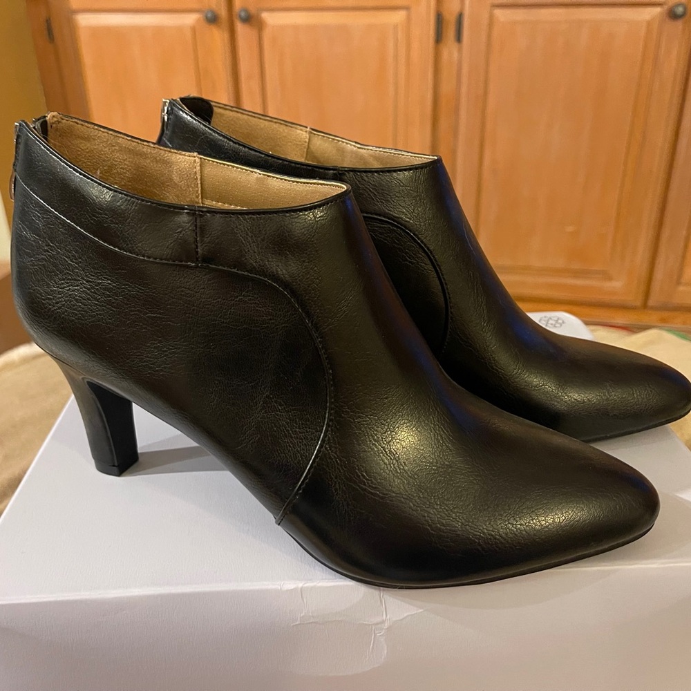 LifeStride Black Leather Ankle Boot